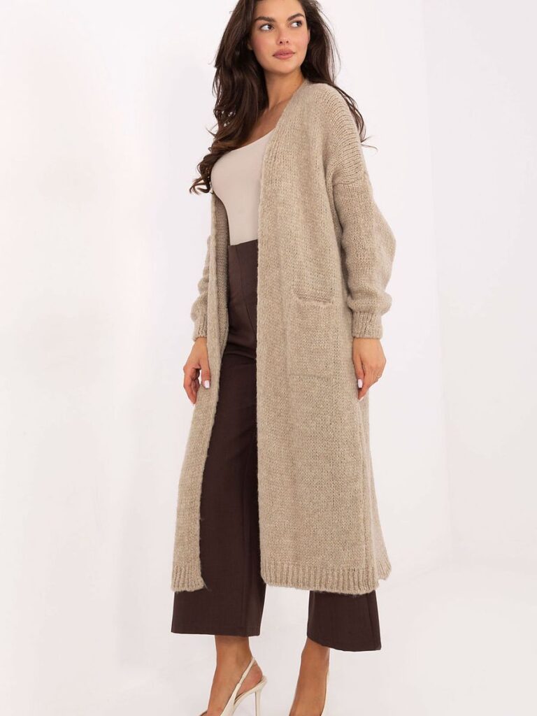 Cardigan long beige Léa coupe fluide, porté ouvert — vue 1