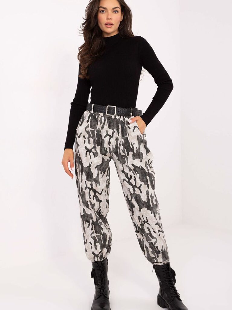 Pantalon camouflage sable taille haute coupe fuselée, femme