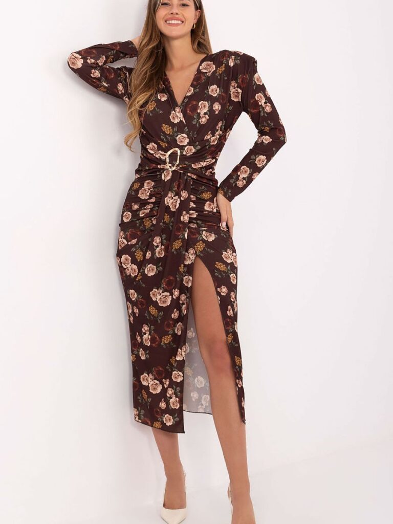 Robe midi fleurie marron sensuelle avec fente et décolleté croisé
