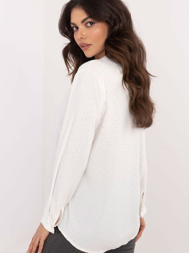 Chemise blanche couverte de strass brillants, coupe classique épurée — vue 2