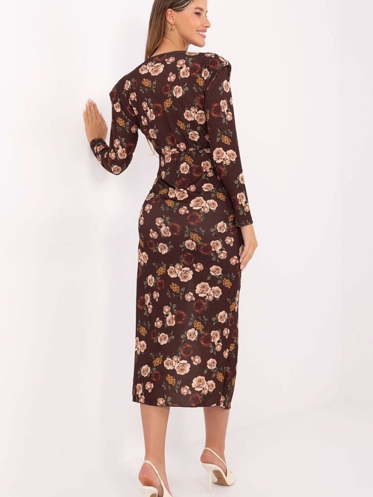 Robe midi fleurie marron sensuelle avec fente et décolleté croisé — vue 2