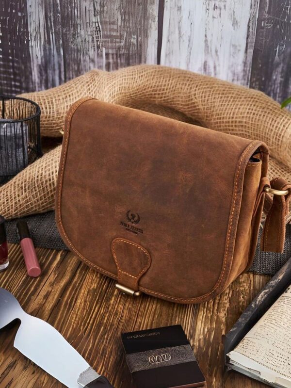 Sac bandoulière en cuir naturel