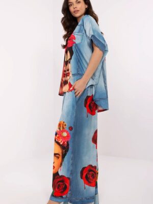 Pantalon imitation jeans a fleurs rouges