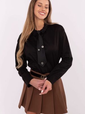 Chemise noire manches longues avec col cravate