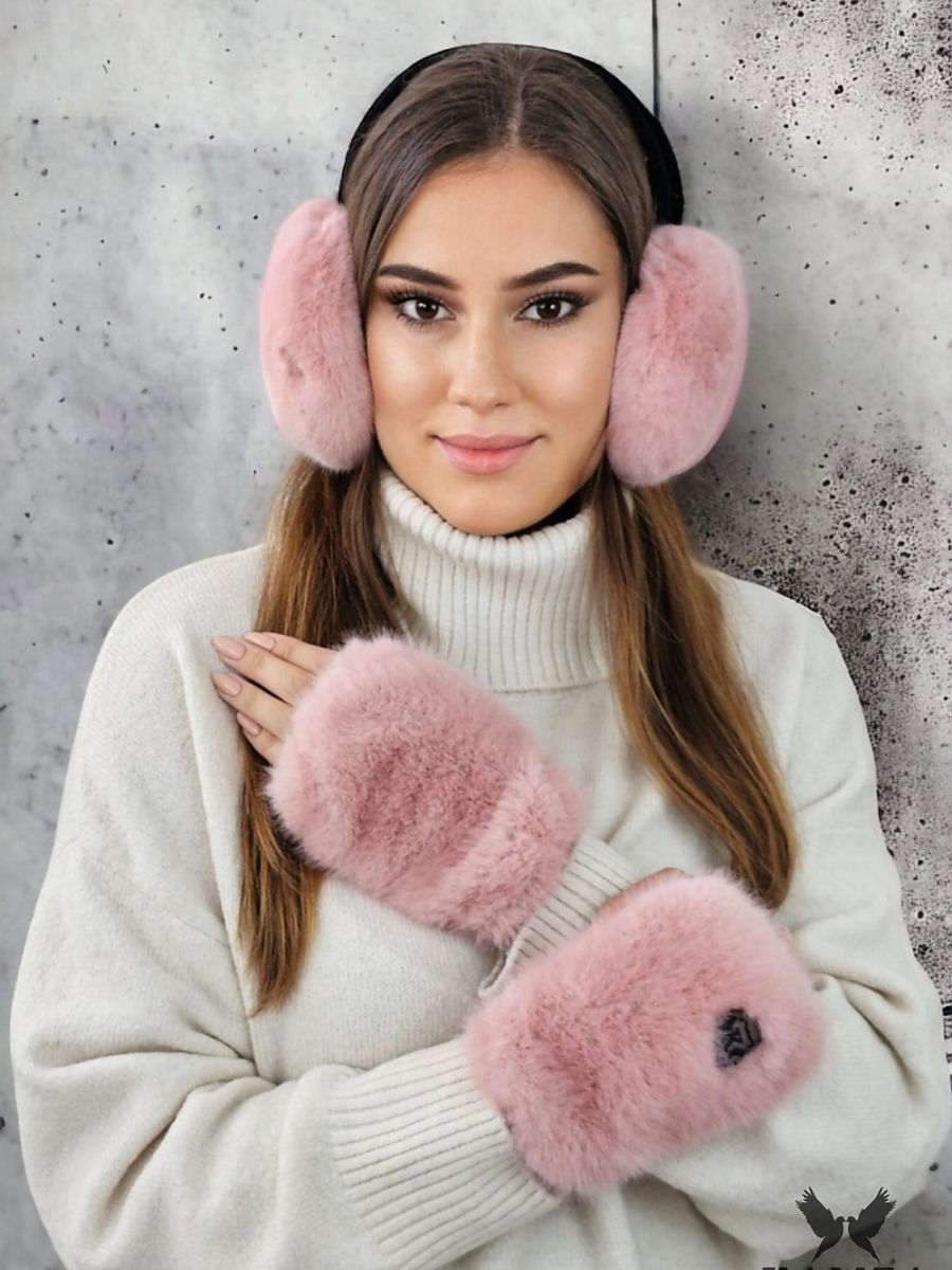 Cache oreille fausse fourrure rose