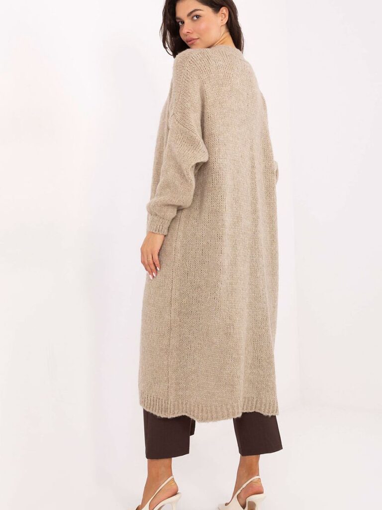 Cardigan Léa long beige fluide, porté ouvert sur chemisier blanc — vue 2