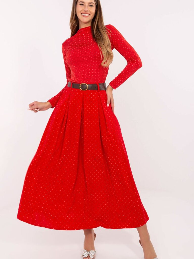 Jupe longue rouge avec paillettes scintillantes, coupe fluide, ceinture ajustable