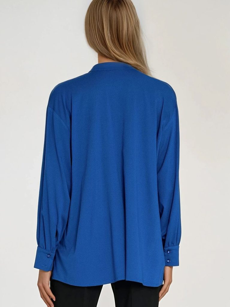 Chemisier Éloise bleu en viscose fluide, coupe épurée, décolleté goutte d'eau — vue 2