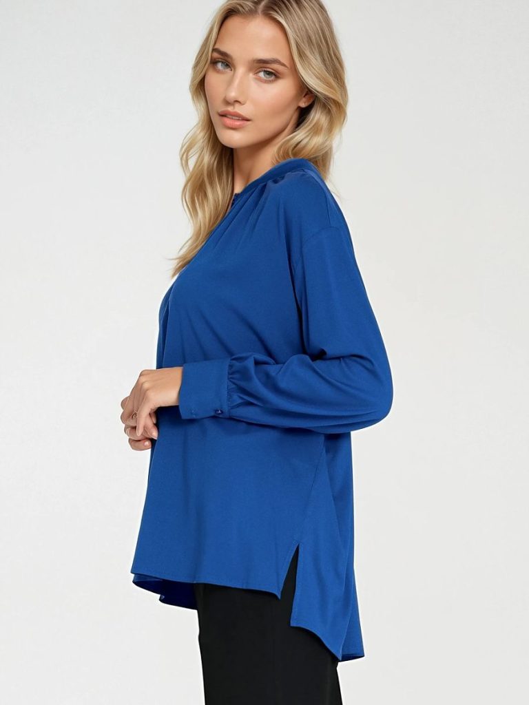 Chemisier Éloise bleu en viscose fluide, coupe épurée, décolleté goutte d'eau — vue 3