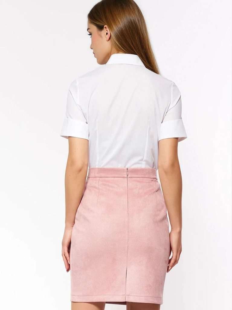 Chemise blanche manches courtes plis structurés, coupe épurée féminine — vue 2