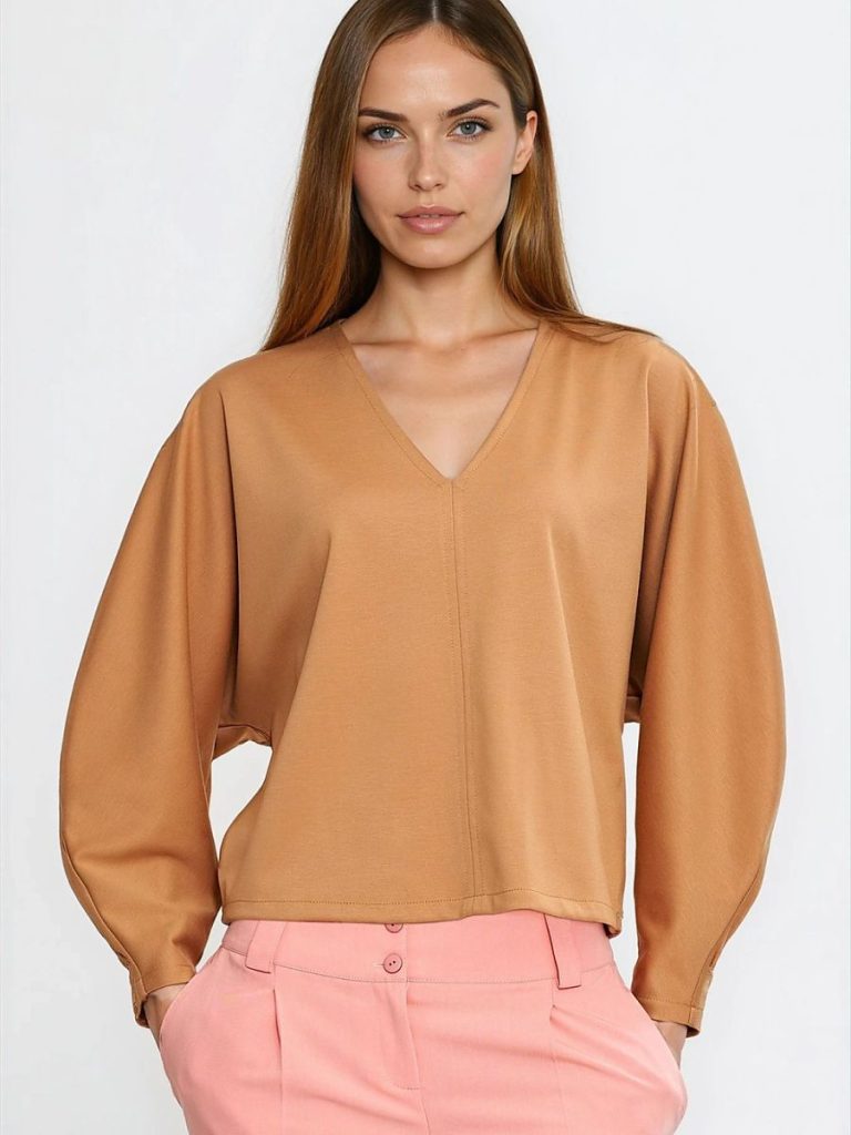 Chemisier Léa en viscose beige, coupe oversize, encolure V, manches ballon — vue 1