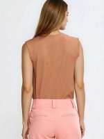 Chemisier sans manches Victoria en viscose fluide, col V affinant — vue 2