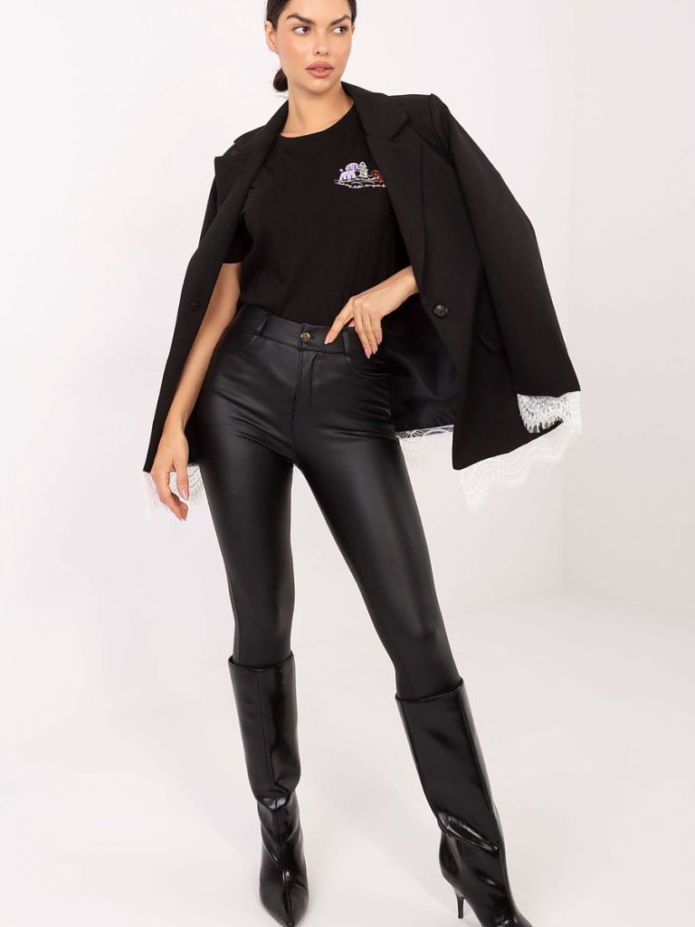 Blazer noir femme avec détails dentelle aux manches et ourlet — vue 1