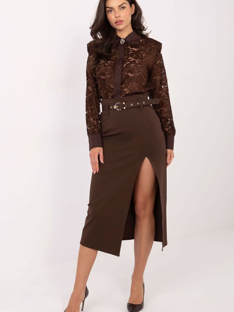 Chemise marron dentelle manches longues col classique broche