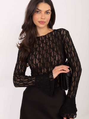 Blouse dentelle avec manches cloche volantées et décolleté bateau