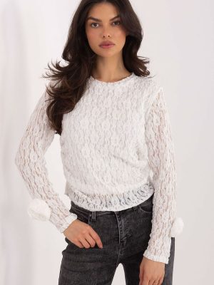 Blouse dentelle viscose manches roses ajourées, col rond, coupe ajustée