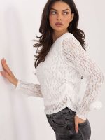 Blouse dentelle viscose manches roses ajourées, col rond, coupe ajustée — vue 1