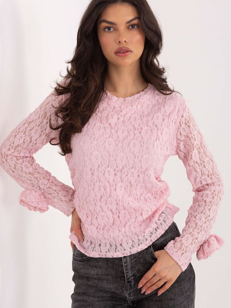 Blouse Rosalie dentelle roses, manches longues ajourées, col rond