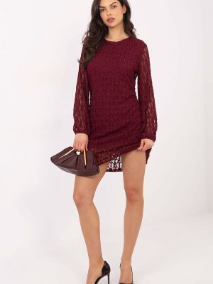 Robe courte en dentelle avec manches bouffantes, coupe ajustée élégante