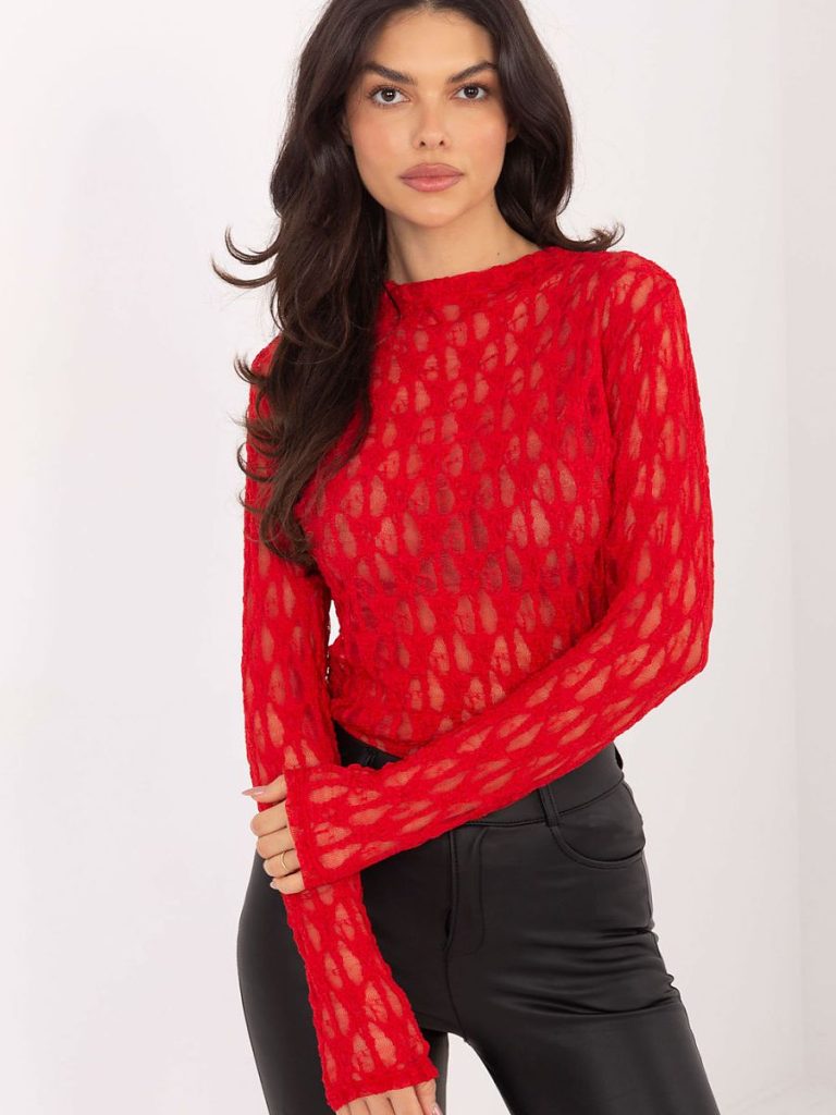 Blouse dentelle bateau rouge, manches longues, décolleté ajouré