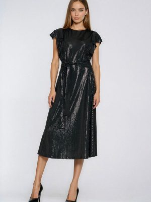 Robe de soirée paillettes dorées volants épaules coupe trapèze