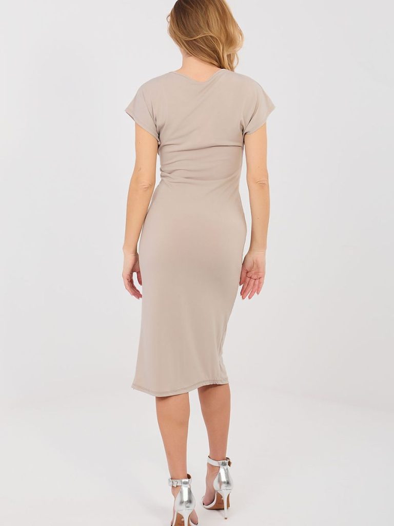Robe cocktail drapée beige midi, coupe crayon élégante — vue 2