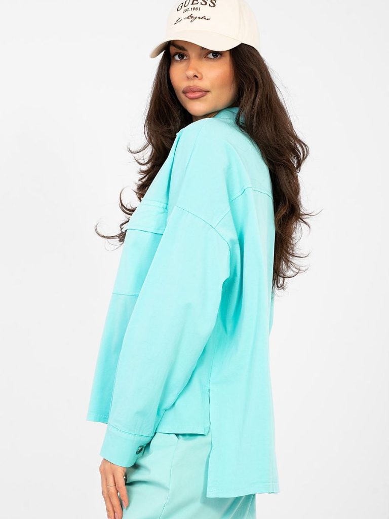 Chemise Camille bleu en coton stretch, dos allongé, poches plaquées — vue 1