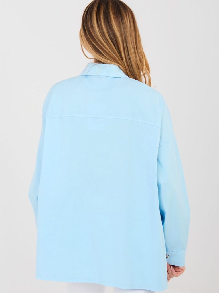 Chemise Éloise bleu coton stretch, col classique, manches longues ajustées — vue 2