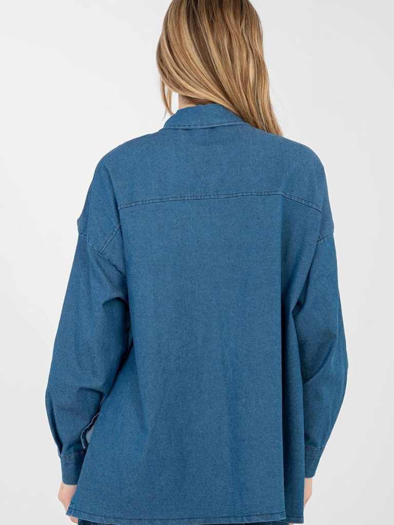 Chemise Élise denim bleu clair, coupe ajustée, dos allongé, manches longues — vue 4