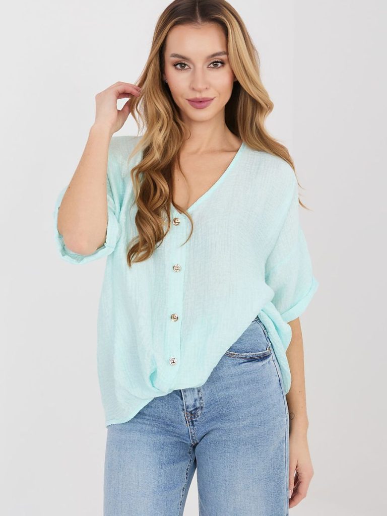 Chemise Léa bleu manches courtes, décolleté V, vue de face