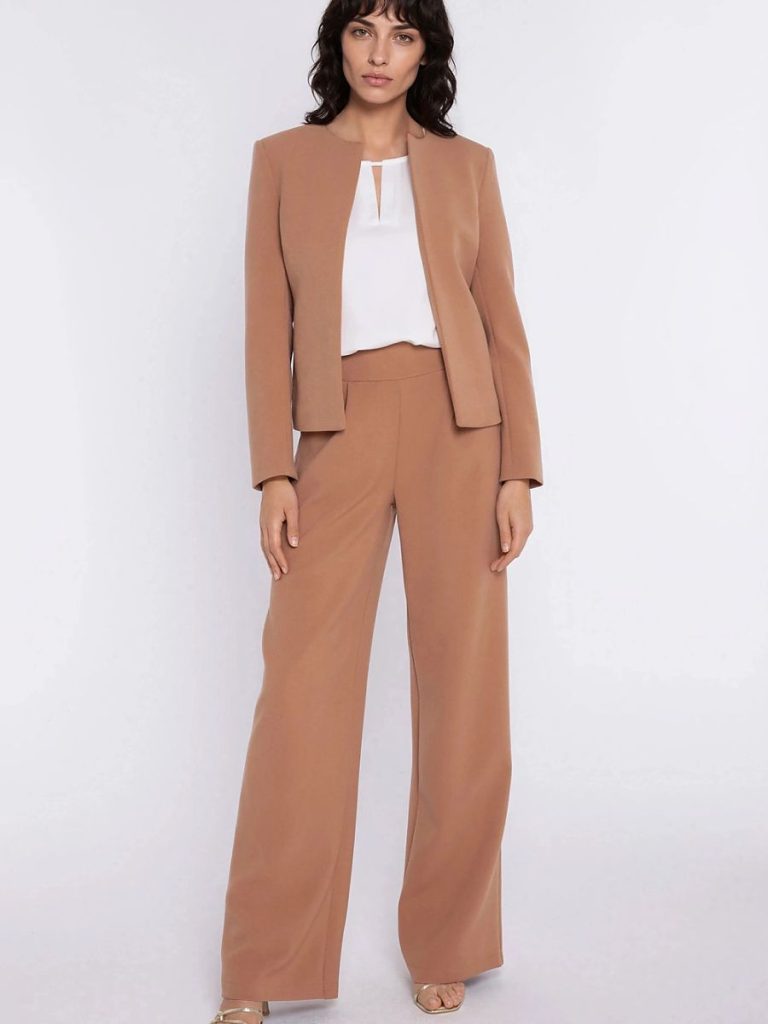 Blazer beige structuré femme, coupe épurée et flatteuse — vue 1
