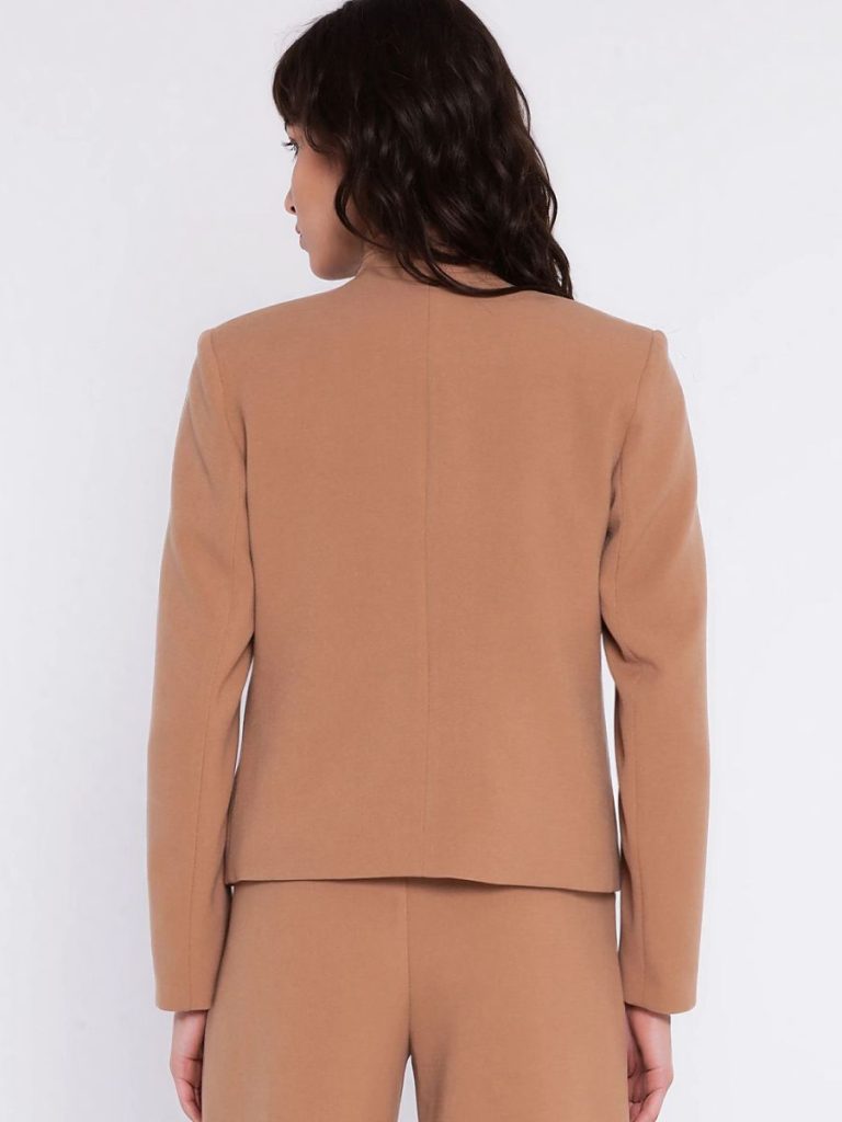 Blazer beige structuré femme, coupe épurée et flatteuse — vue 2