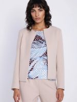 Blazer Nathalie avec épaulettes structurées, coupe ajustée, femme élégante