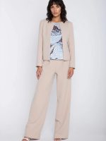 Blazer Nathalie avec épaulettes structurées, coupe ajustée, femme élégante — vue 1