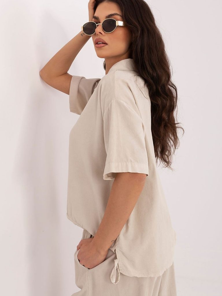 Chemise manches courtes femme coupe ajustée couleur neutre — vue 1
