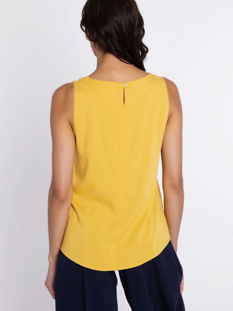 Blouse jaune sans manches coupe trapézoïdale fluide femme — vue 2