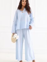 Chemisier coton blanc col V, manches longues retroussables, coupe droite