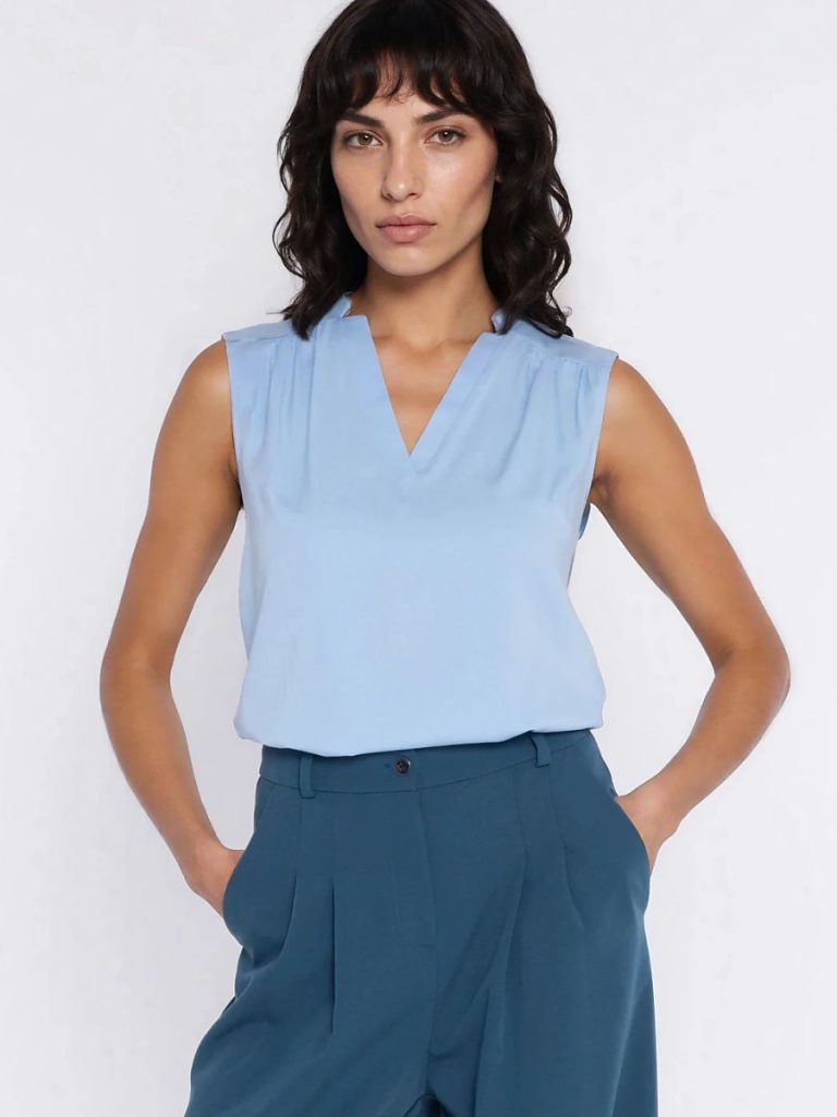 Chemisier sans manches bleu décolleté V géométrique viscose femme