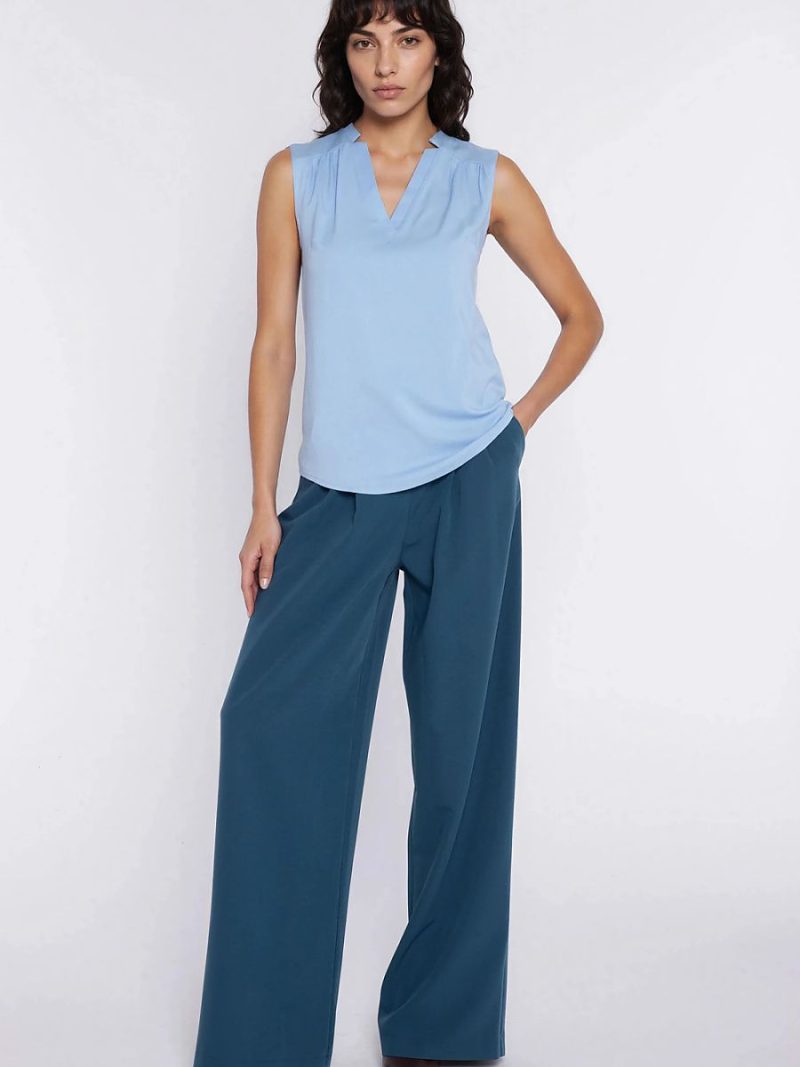 Chemisier sans manches en viscose fluide avec découpe géométrique au décolleté — vue 1