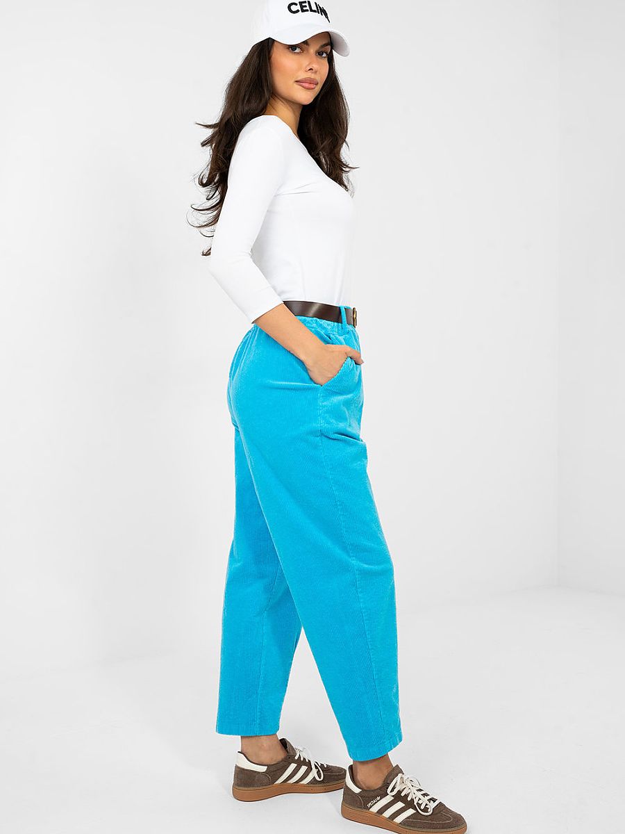 Pantalon carotte bleu en velours côtelé, coupe taille haute 7/8 — vue 1