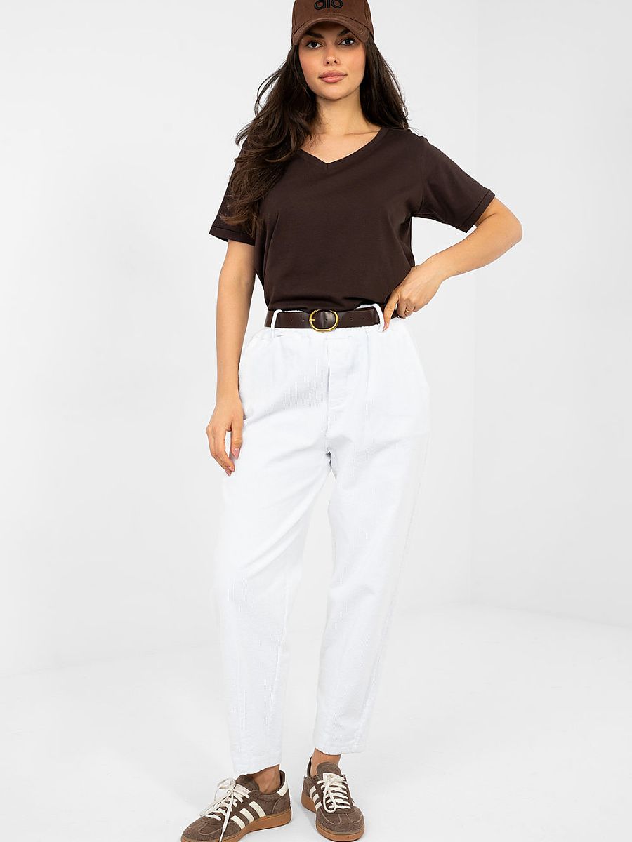 Pantalon carrot blanc en velours côtelé, taille haute, vue de face — vue 1