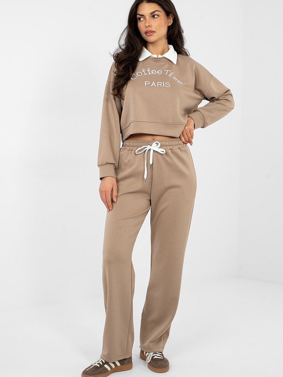 Ensemble survêtement beige femme : sweat court brodé et pantalon taille haute