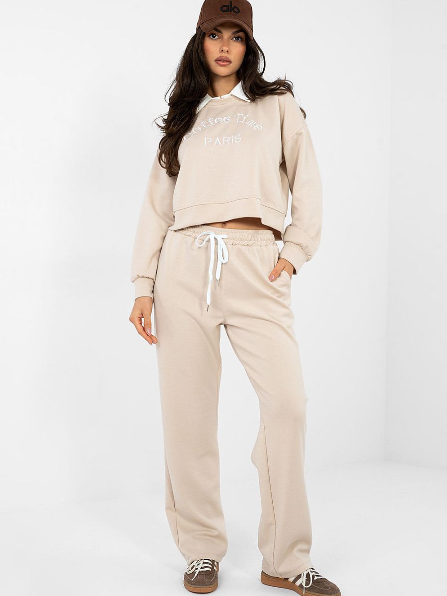 Ensemble loungewear beige : sweat court capuche brodé et pantalon taille haute