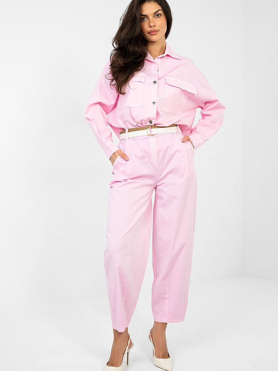Pantalon carrot rose poudré taille haute, coupe 7/8 moderne