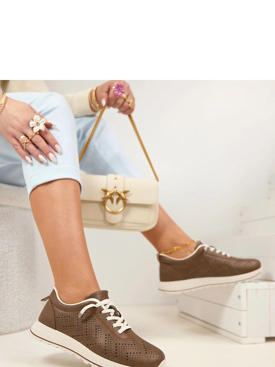 Sneaker marron en dentelle aérée, semelle confortable, style urbain chic