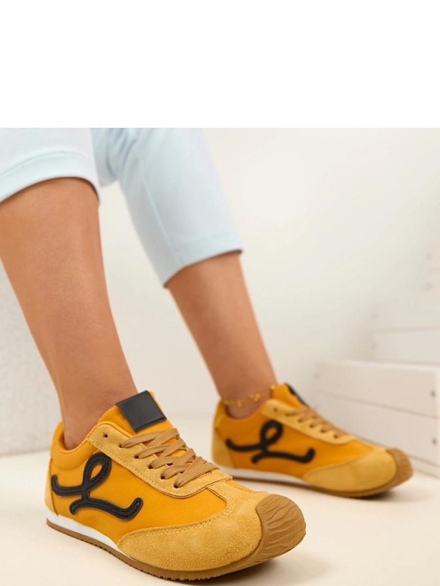 Baskets jaunes femme coupe basse patchs décoratifs cuir suédé — vue 3