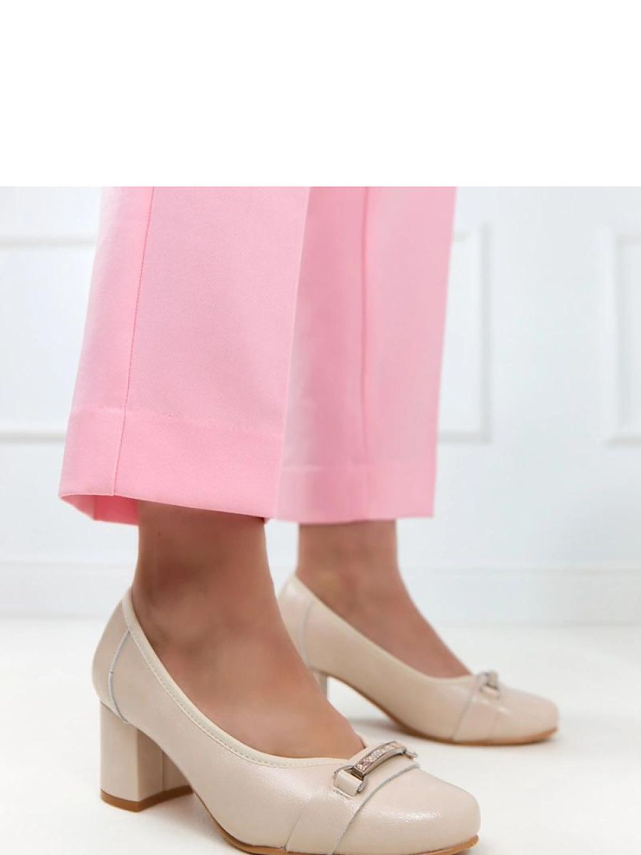 Escarpin beige talon bloc large vue de profil