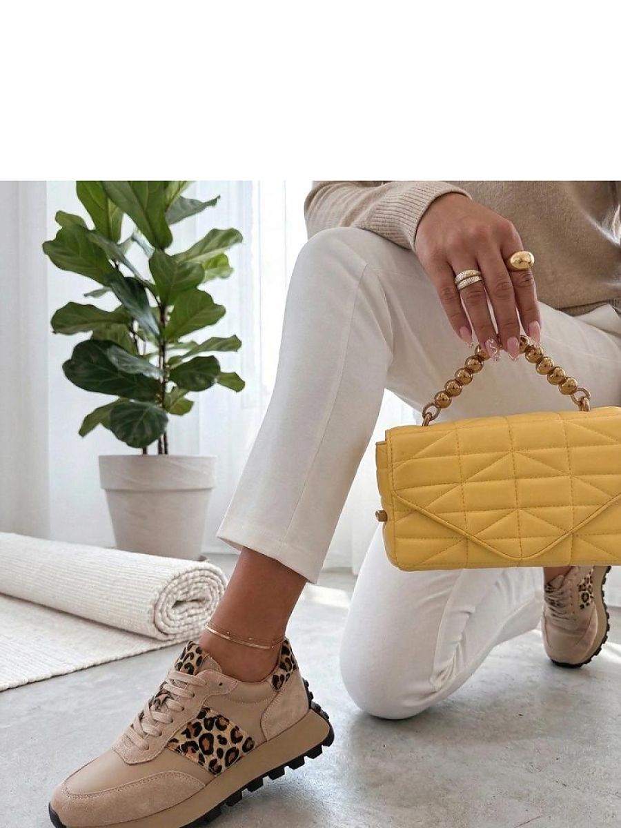 Baskets plateforme beige élégantes vue de profil