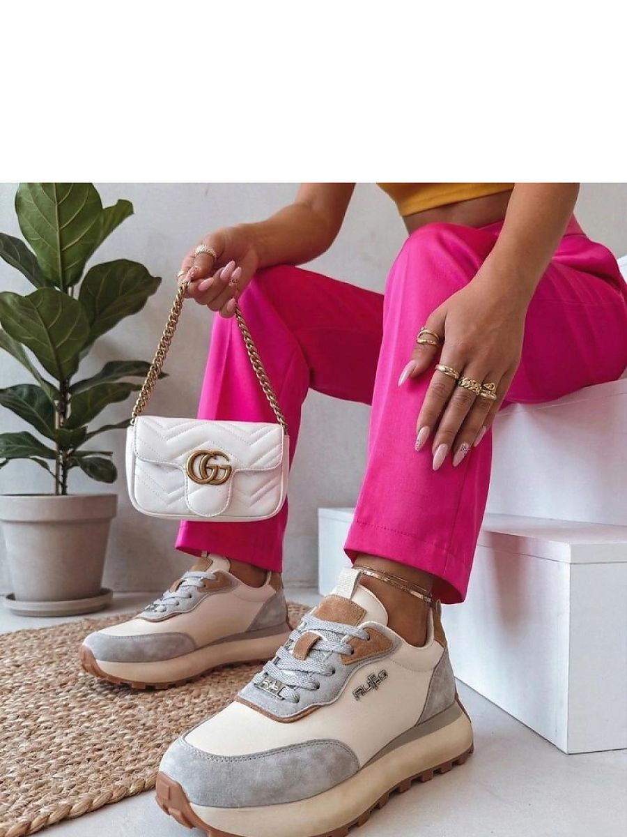 Baskets à plateforme beige épurées vue de profil côté