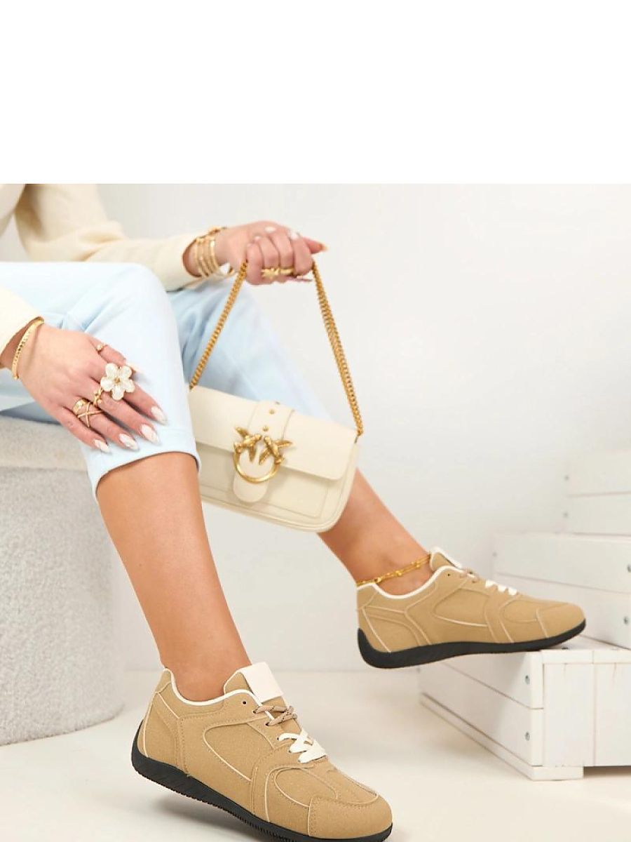 Sneakers beige élégantes confort femme vue de profil